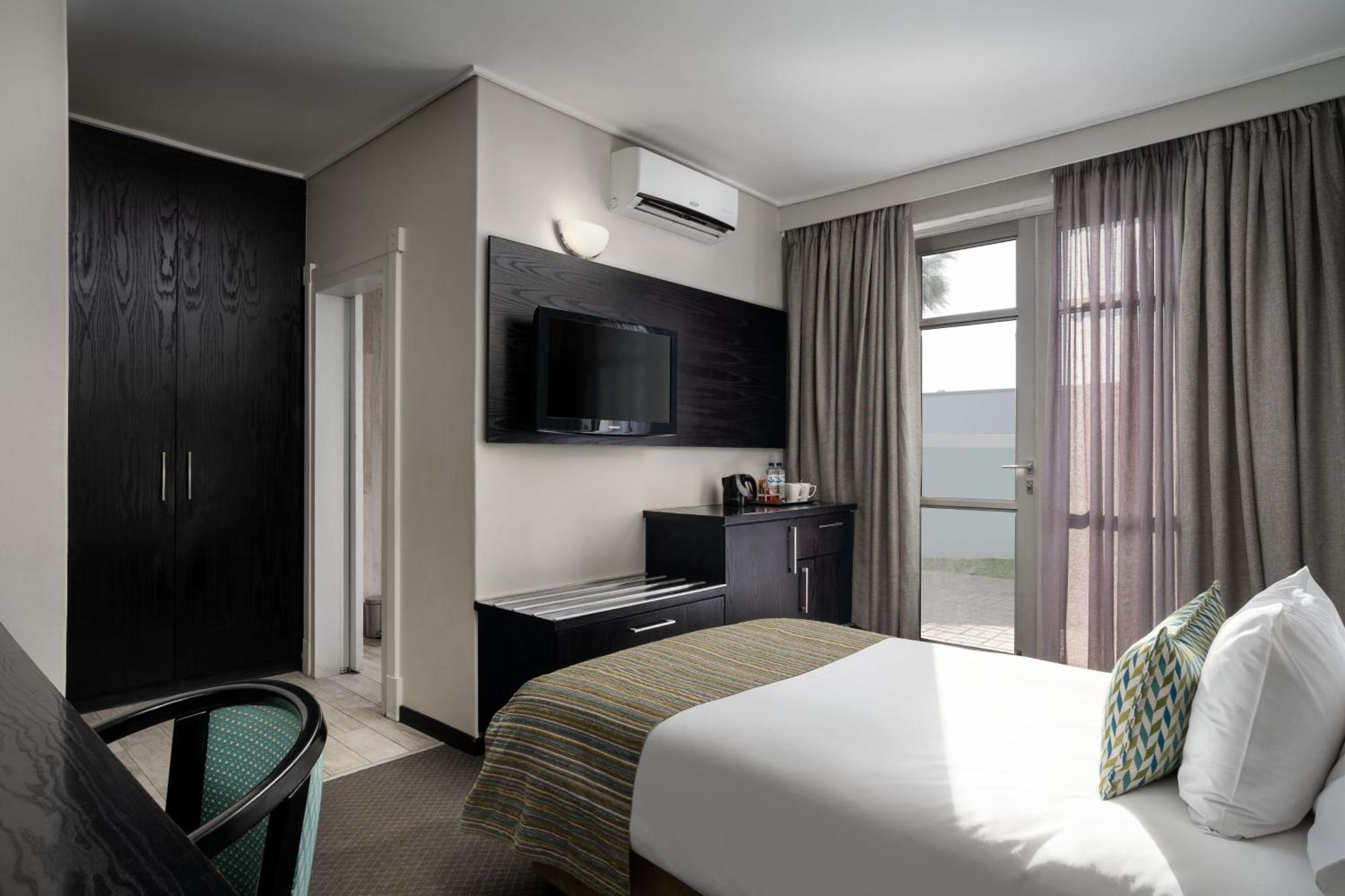 Protea Hotel By Marriott Walvis Bay Indongo Екстер'єр фото