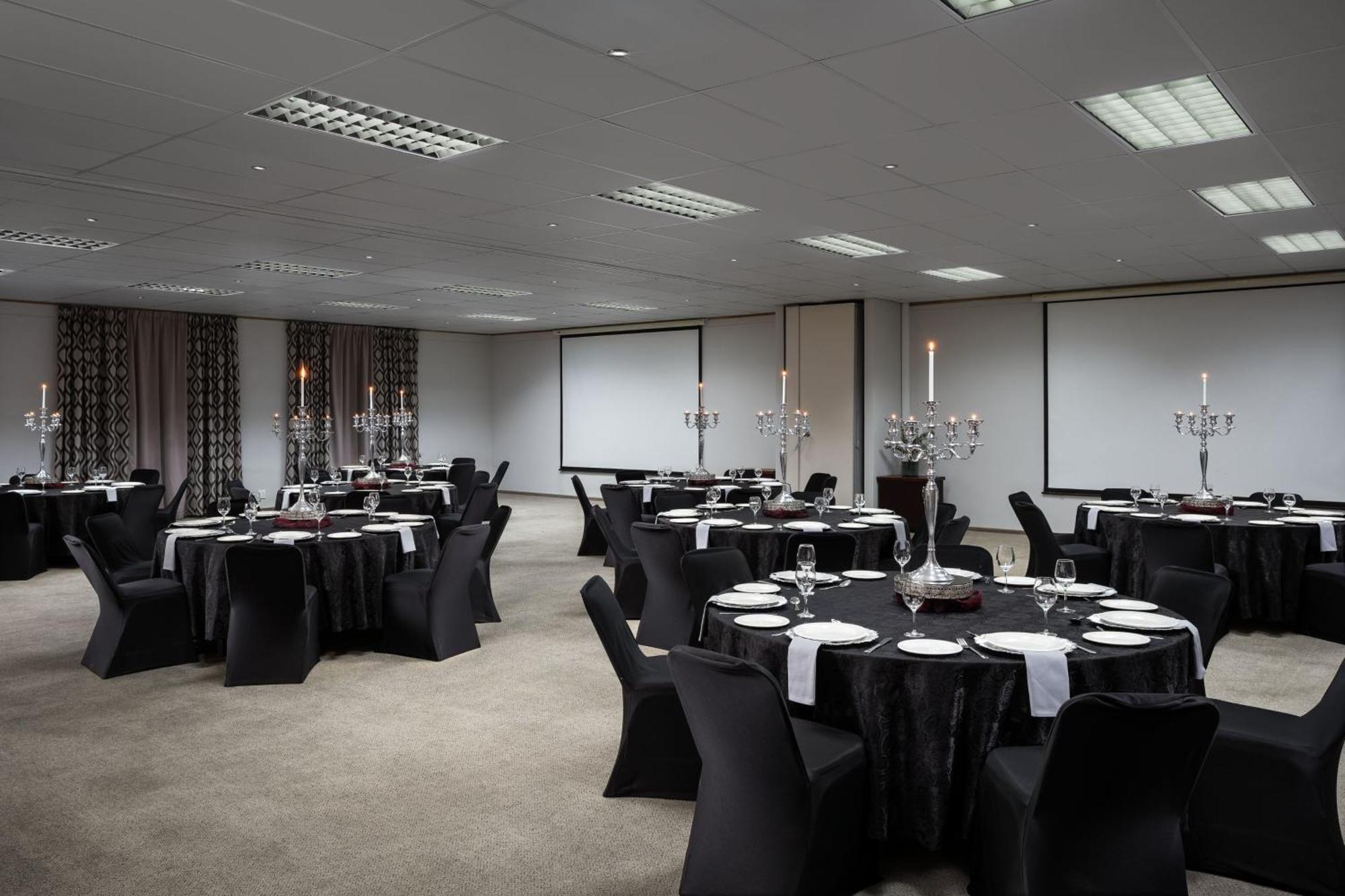 Protea Hotel By Marriott Walvis Bay Indongo Екстер'єр фото