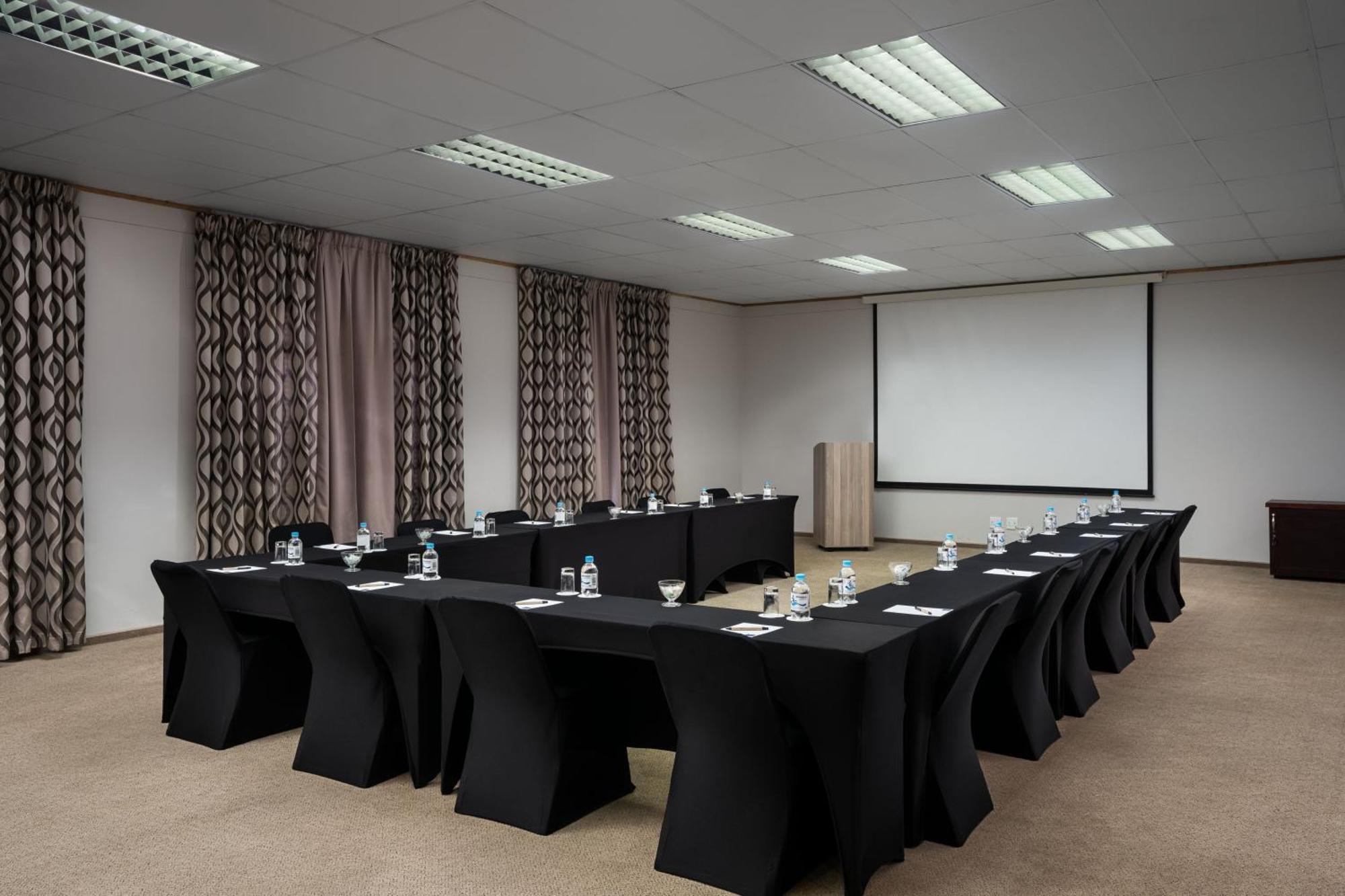 Protea Hotel By Marriott Walvis Bay Indongo Екстер'єр фото