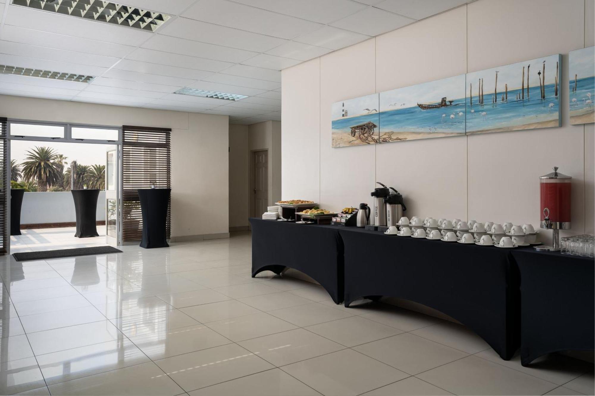 Protea Hotel By Marriott Walvis Bay Indongo Екстер'єр фото