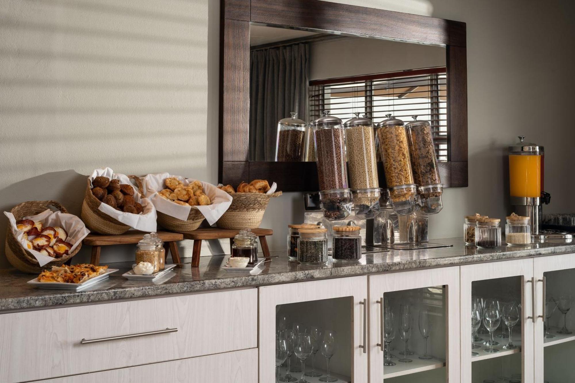 Protea Hotel By Marriott Walvis Bay Indongo Екстер'єр фото